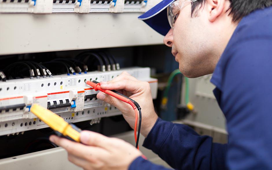 tarif horaire d'un électricien Paris 7